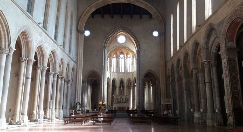 Cosa vedere a Napoli in due giorni Basilica di San Lorenzo Maggiore