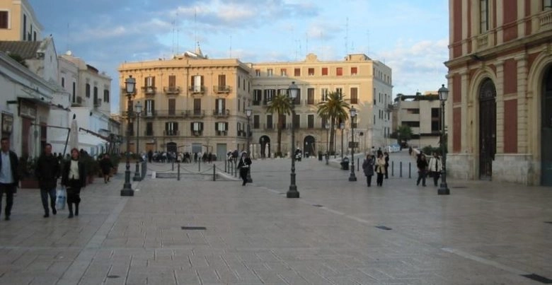 Cosa vedere assolutamente a Bari Piazza del ferrarese