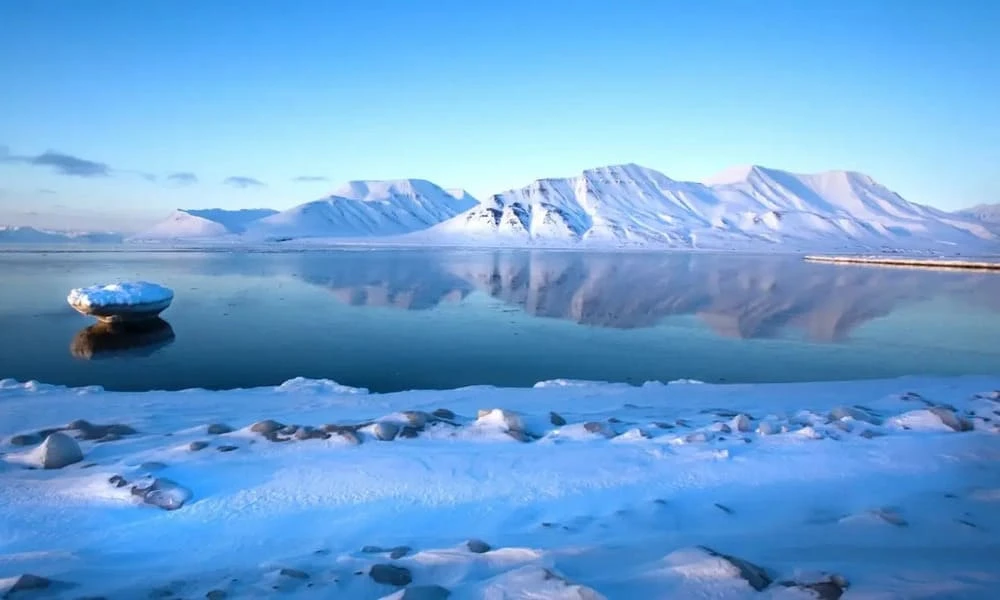 Estate fresca: nella foto, le isole Svalbard in Norvegia