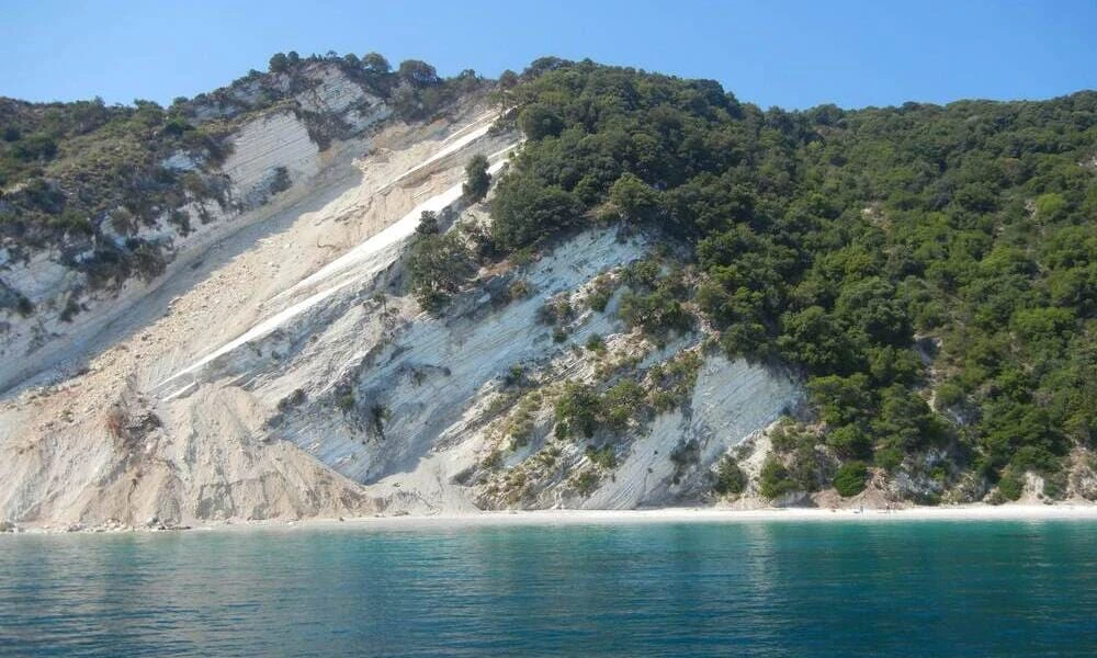 Odissea, un viaggio a tappe: il ritorno a Itaca. Nella foto: l'isola di Itaca